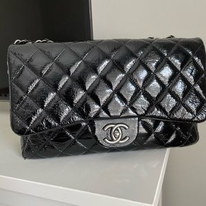 Chanel single flap jumbo in black patent